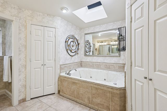 2517 Willowgate Lane, Carrollton, TX 75006