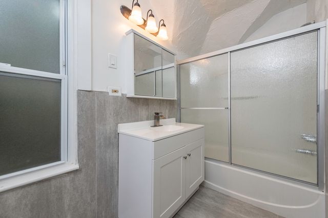 3020 Ezekiel Avenue, Zion, IL 60099