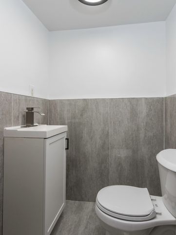 3020 Ezekiel Avenue, Zion, IL 60099