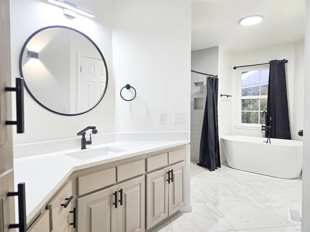 519 Stoneridge Drive, Moore, OK 73160