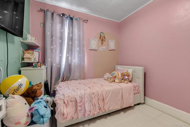 152 Pine Street, Brooklyn, NY 11208