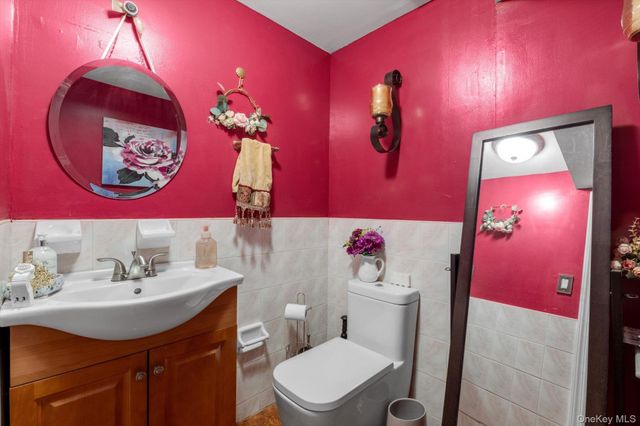 152 Pine Street, Brooklyn, NY 11208
