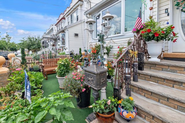 152 Pine Street, Brooklyn, NY 11208