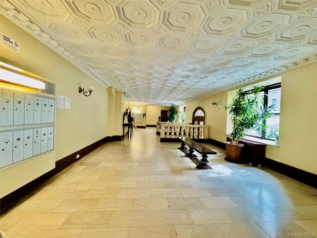 117-14 Union Turnpike Ac3, Kew Gardens, NY 11415