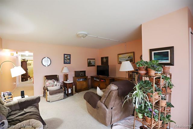 1184 Normandy Terrace Drive, Flint, MI 48532