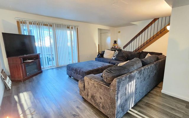 6987 W Glenbrook ROAD, Milwaukee, WI 53223