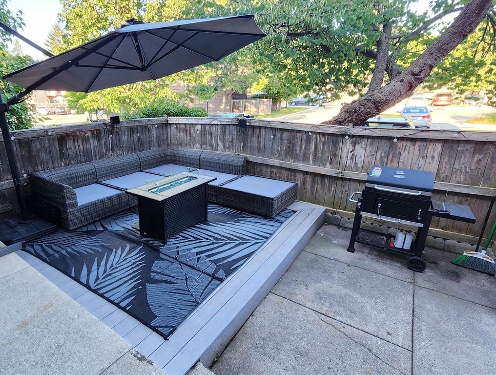 6987 W Glenbrook ROAD, Milwaukee, WI 53223