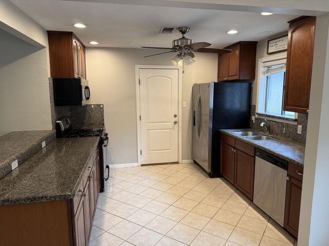 38 Campeche Circle, Galveston, TX 77554