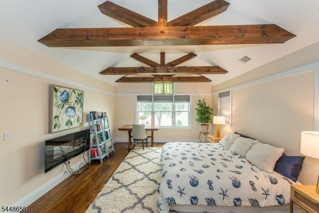 121 Maxim Dr, Hopatcong Boro, NJ 07843