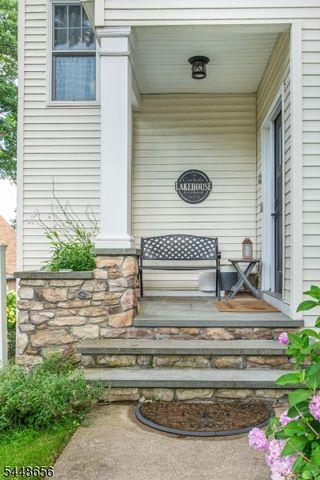 121 Maxim Dr, Hopatcong Boro, NJ 07843