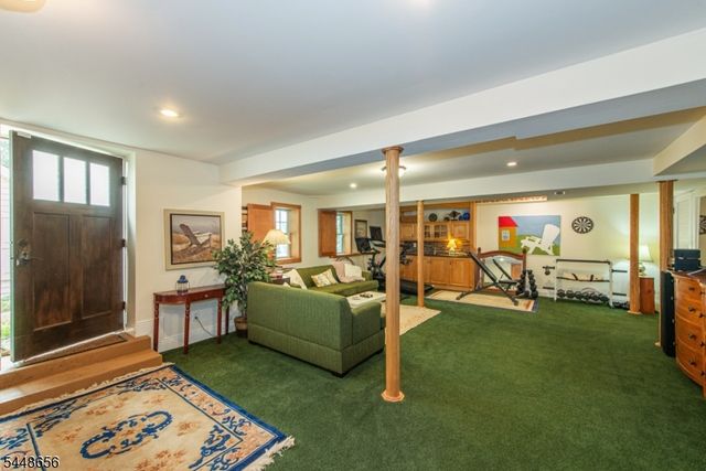 121 Maxim Dr, Hopatcong Boro, NJ 07843