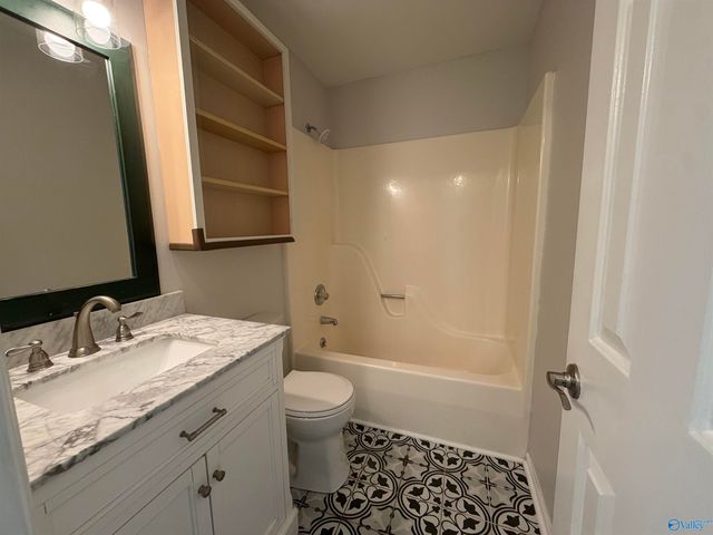 1027 Riverchase Road, Huntsville, AL 35803