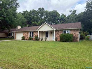 1027 Riverchase Road, Huntsville, AL 35803