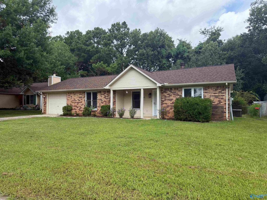 1027 Riverchase Road, Huntsville, AL 35803