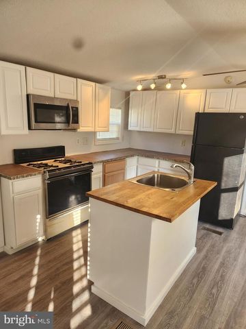 720 SHAWNA AVE, York, PA 17402