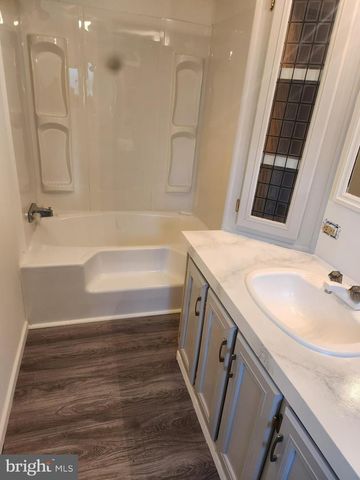 720 SHAWNA AVE, York, PA 17402