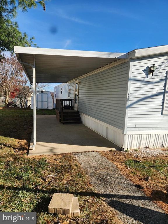 720 SHAWNA AVE, York, PA 17402