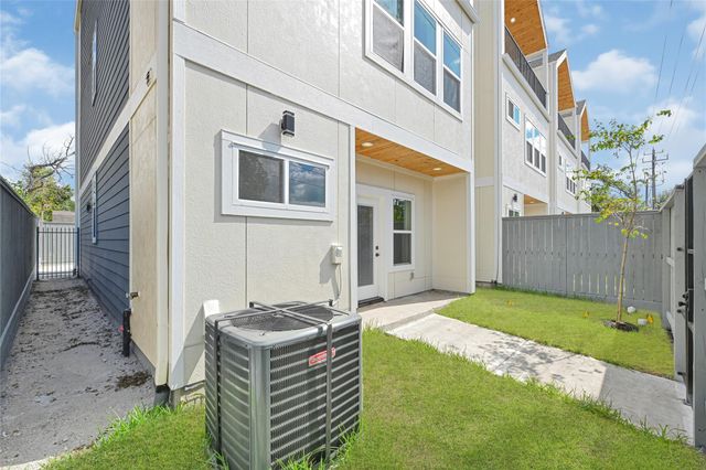 3808 Yale Street, Houston, TX 77018