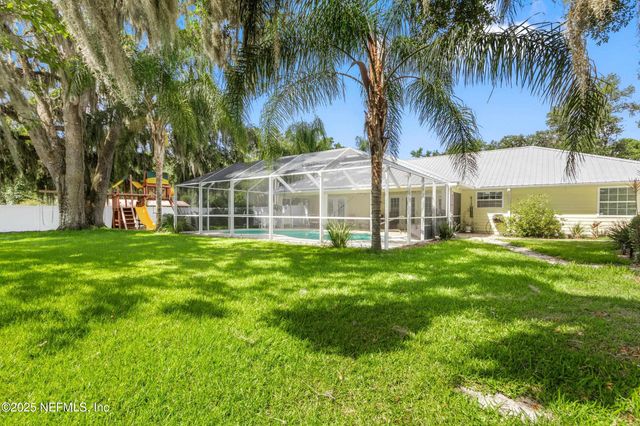 102 ST JOHNS Boulevard, East Palatka, FL 32131