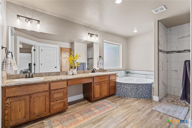 3533 Hooten Bend Road, Kempner, TX 76539