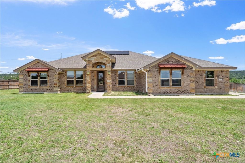 Image 1 of property listing at 3533 Hooten Bend Road, Kempner, TX 76539