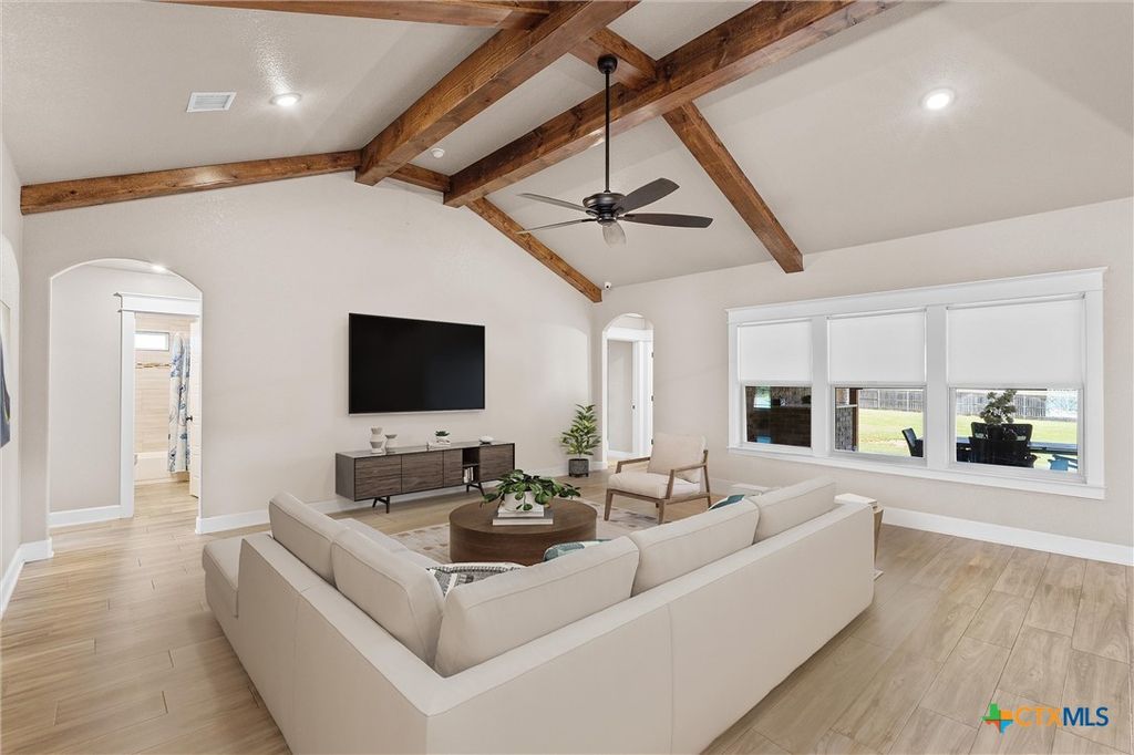 Image 10 of property listing at 3533 Hooten Bend Road, Kempner, TX 76539