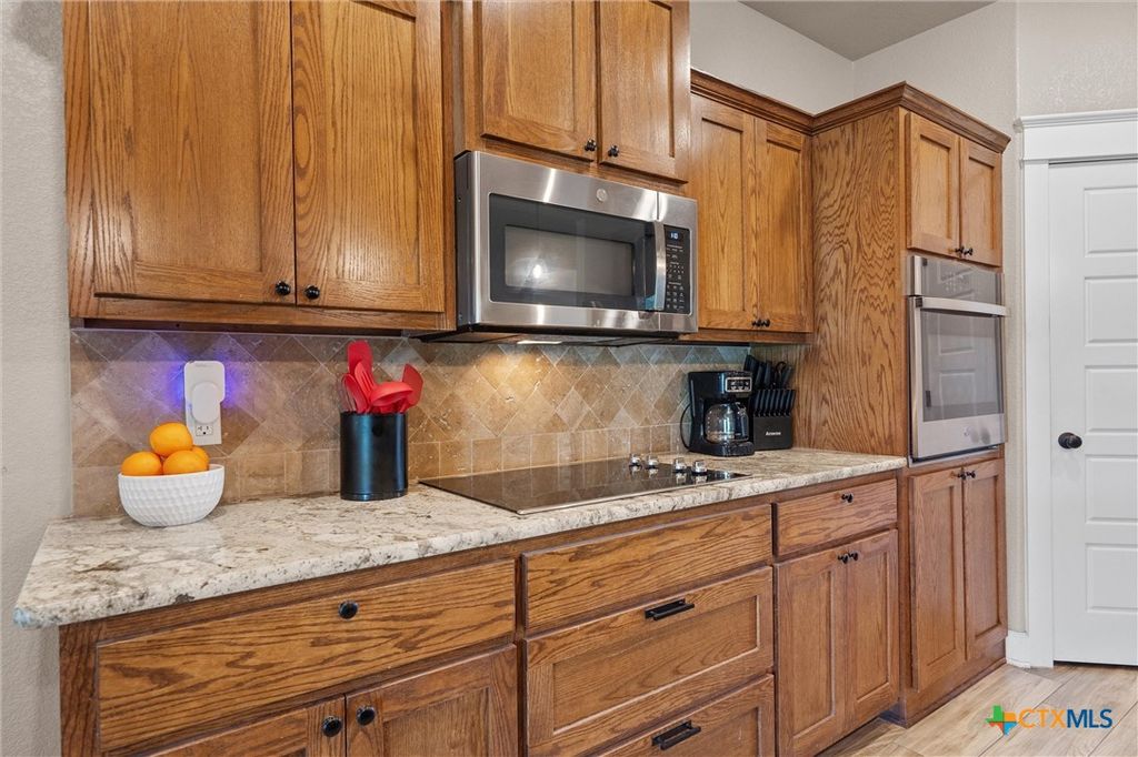 Image 17 of property listing at 3533 Hooten Bend Road, Kempner, TX 76539