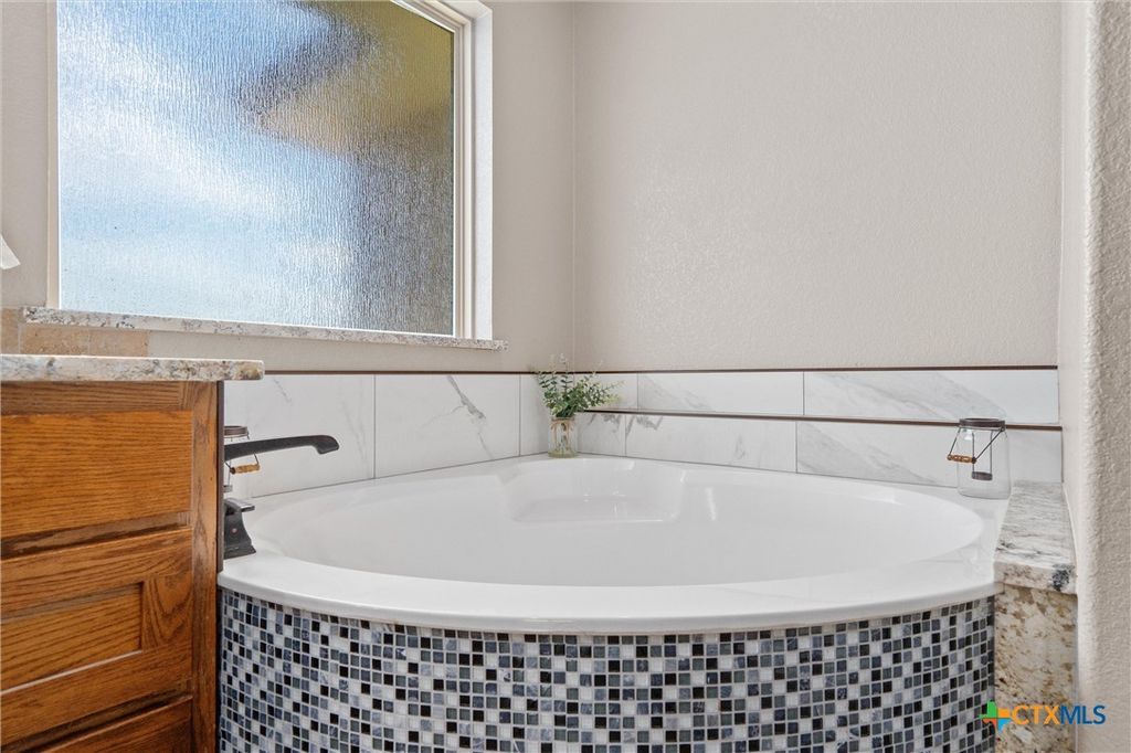 Image 23 of property listing at 3533 Hooten Bend Road, Kempner, TX 76539