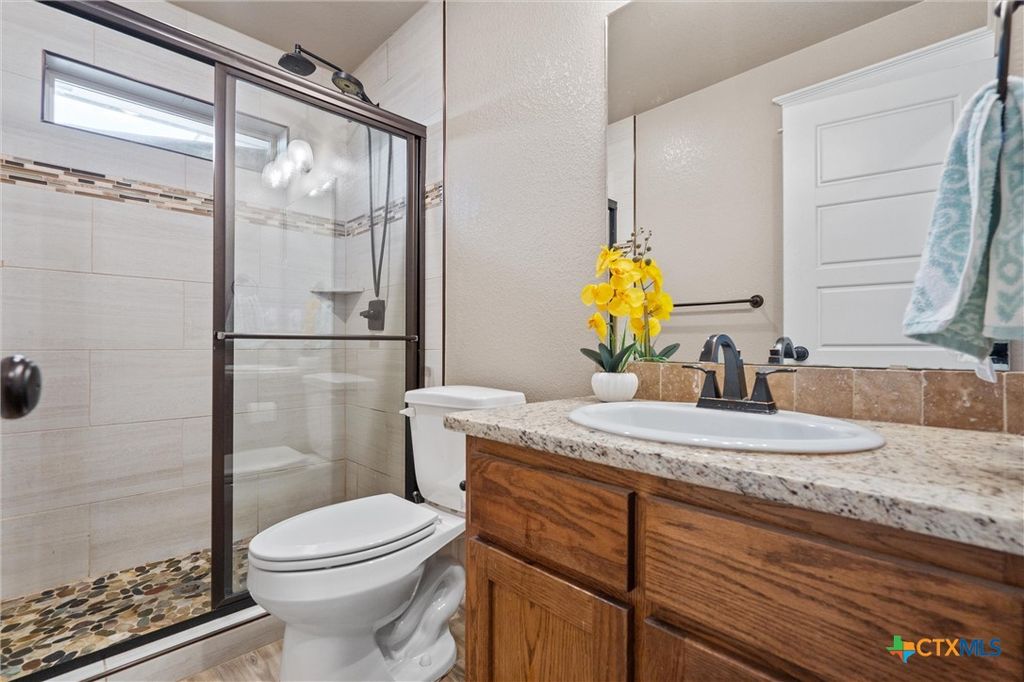 Image 32 of property listing at 3533 Hooten Bend Road, Kempner, TX 76539
