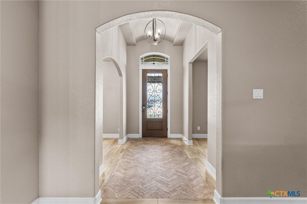 Image 4 of property listing at 3533 Hooten Bend Road, Kempner, TX 76539