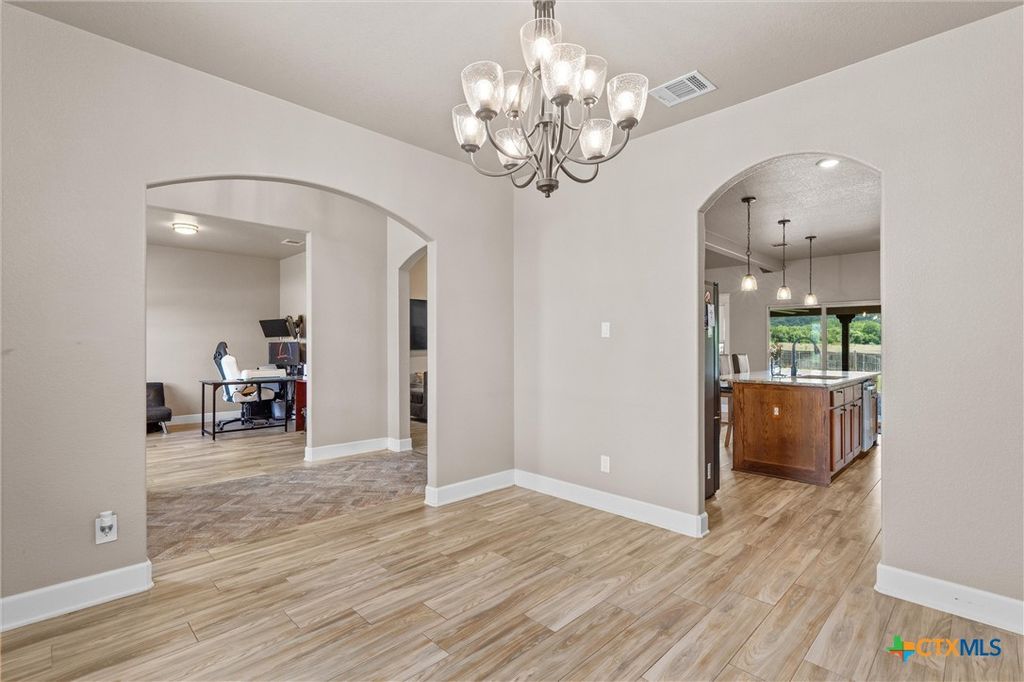 Image 9 of property listing at 3533 Hooten Bend Road, Kempner, TX 76539