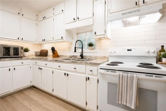 5656 Handley Boulevard, Morrow, GA 30260