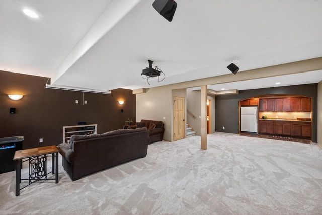 2116 Hoel Circle, Stoughton, WI 53589