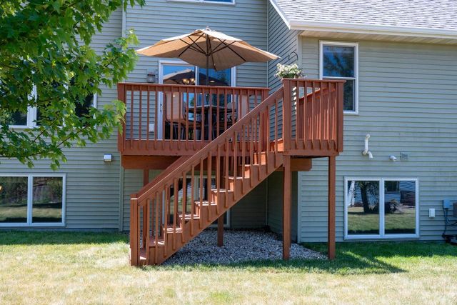 2116 Hoel Circle, Stoughton, WI 53589