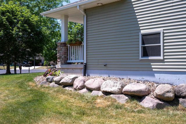 2116 Hoel Circle, Stoughton, WI 53589