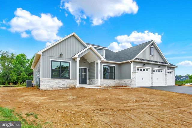 10845 SIERRA DR, Waynesboro, PA 17268