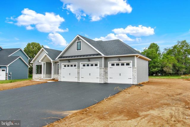 10845 SIERRA DR, Waynesboro, PA 17268