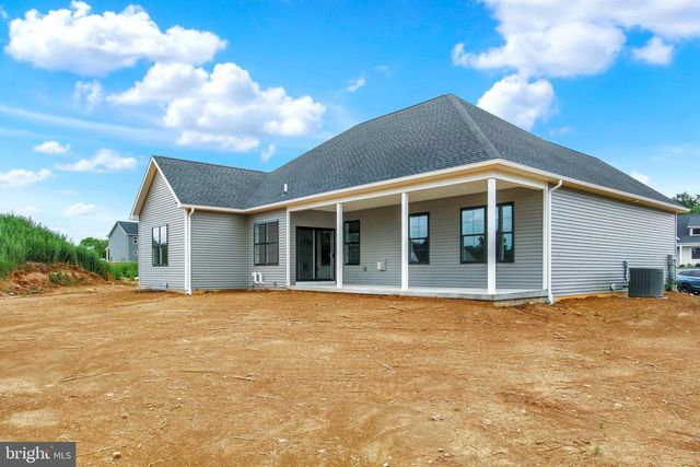 10845 SIERRA DR, Waynesboro, PA 17268