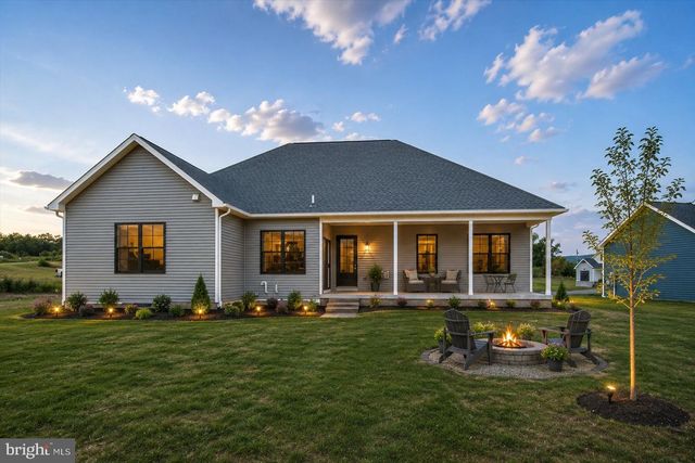 10845 SIERRA DR, Waynesboro, PA 17268
