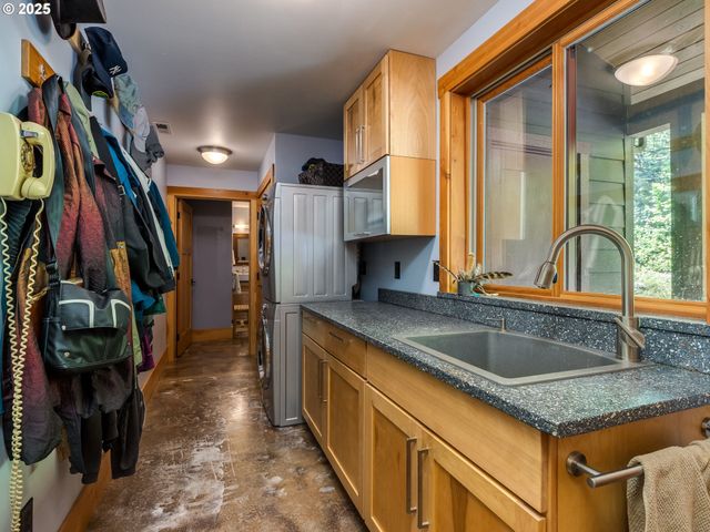 15678 S SPANGLER Rd, Oregon City, OR 97045