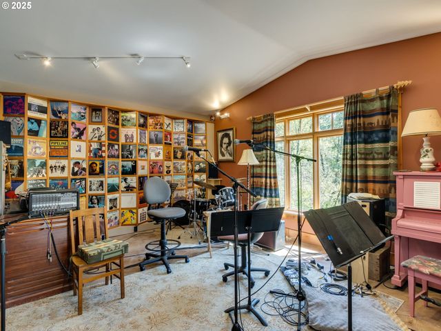 15678 S SPANGLER Rd, Oregon City, OR 97045