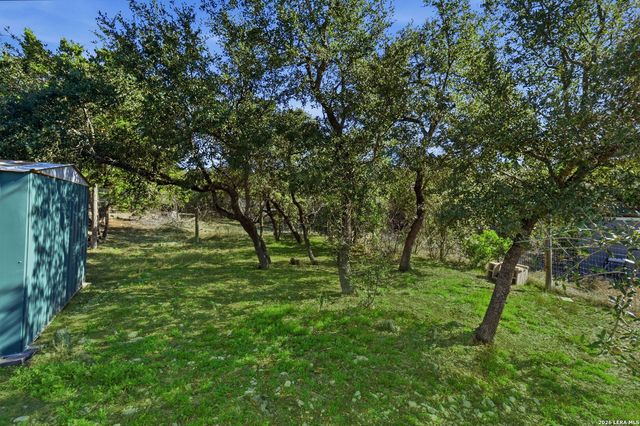 197 Lake View Dr, Lakehills, TX 78063