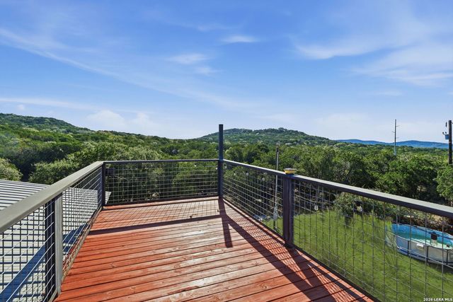 197 Lake View Dr, Lakehills, TX 78063