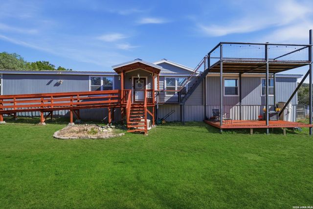 197 Lake View Dr, Lakehills, TX 78063