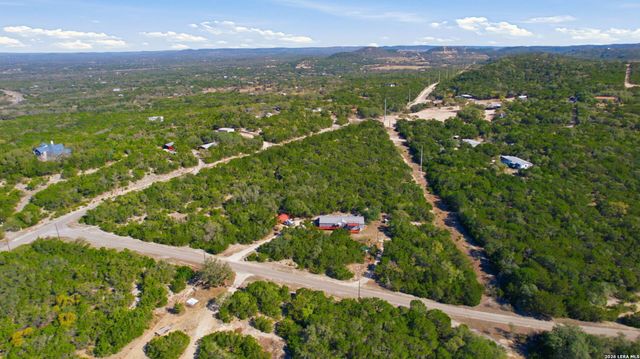 197 Lake View Dr, Lakehills, TX 78063