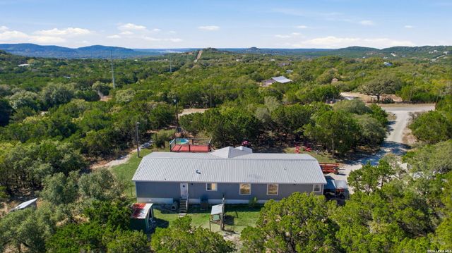 197 Lake View Dr, Lakehills, TX 78063