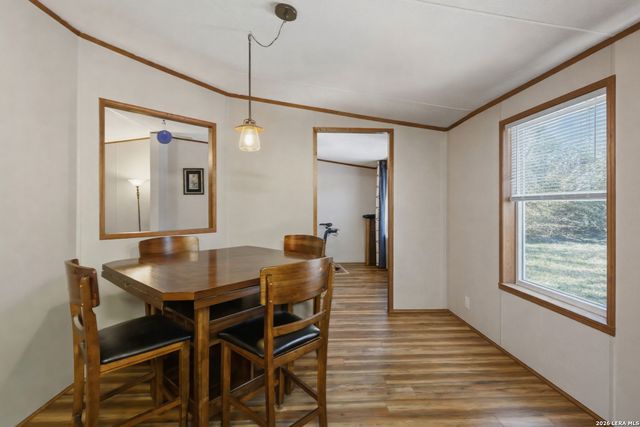 197 Lake View Dr, Lakehills, TX 78063