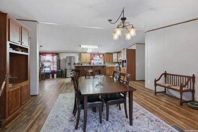 197 Lake View Dr, Lakehills, TX 78063