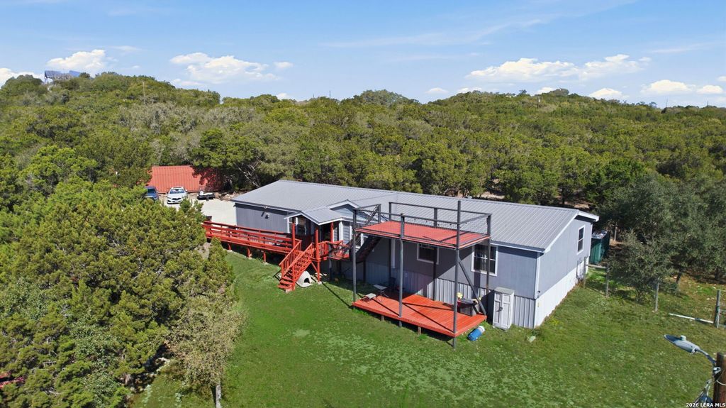 197 Lake View Dr, Lakehills, TX 78063