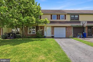 34 GREENWOODS DR, Horsham, PA 19044